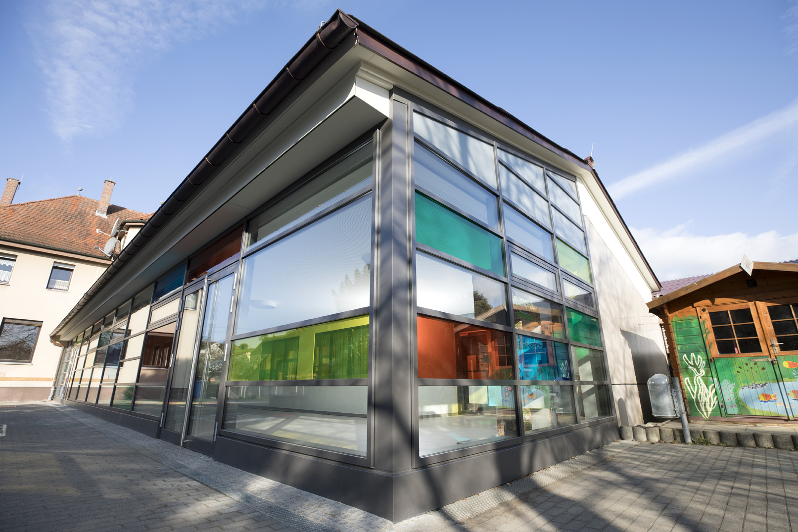 Aussenansicht Ecke Grundschule Albeck - ein Bild von Kabalösungen Architektur Modernisierung Energieberatung